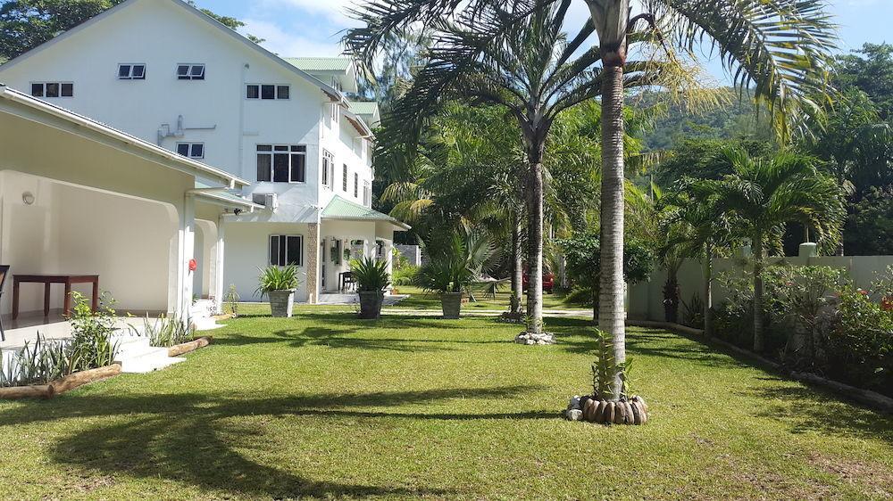 La Modestie Guest House Grand Anse  Bagian luar foto
