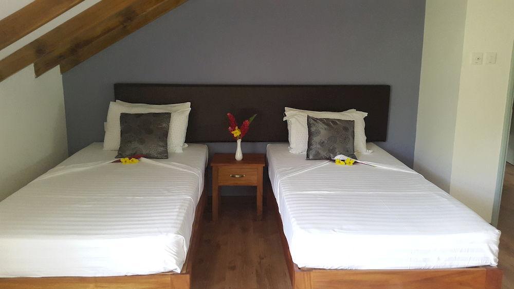 La Modestie Guest House Grand Anse  Bagian luar foto
