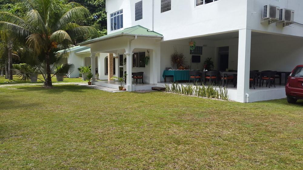 La Modestie Guest House Grand Anse  Bagian luar foto